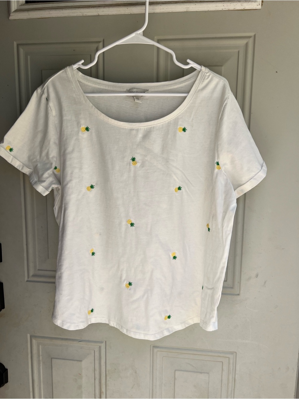 Vintage America White Short-Sleeve Tee with Yellow Pineapple Embroidery summer
